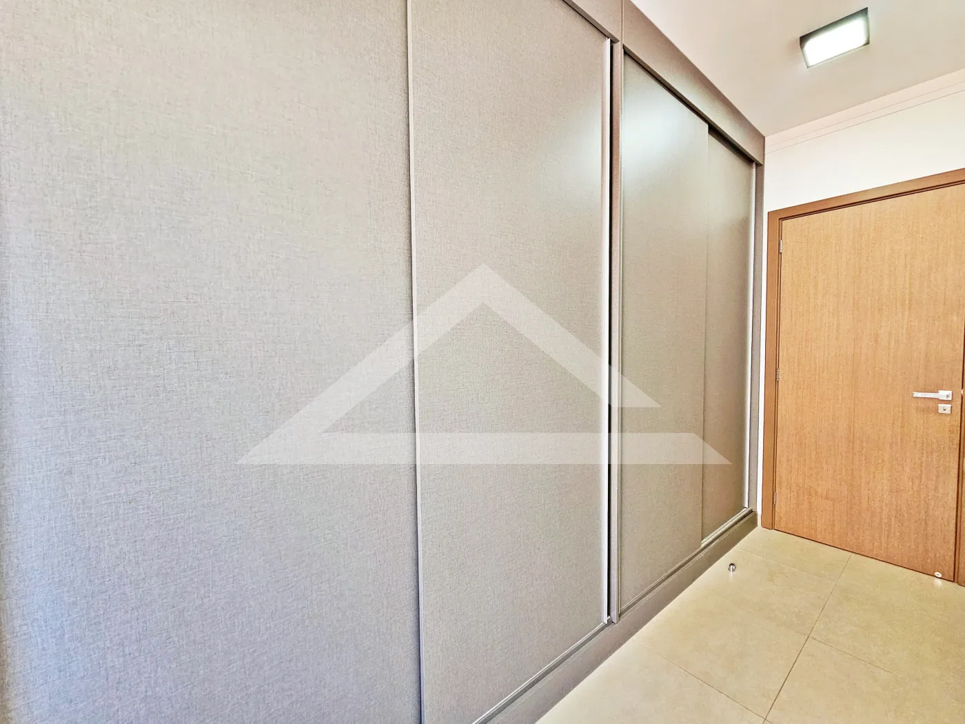 Alugar Apartamento / Padr&atilde;o em Ribeir&atilde;o Preto R$ 4.000,00 - Foto 17
