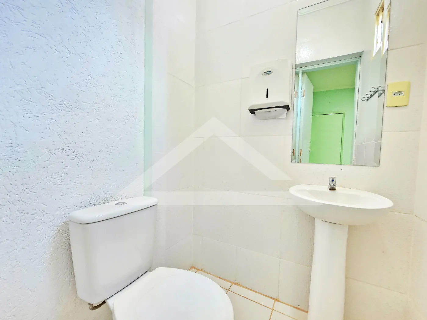 Alugar Comercial / Sala em Ribeir&atilde;o Preto R$ 950,00 - Foto 3