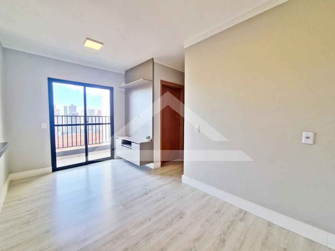 Alugar Apartamento / Padr&atilde;o em Ribeir&atilde;o Preto R$ 2.250,00 - Foto 2