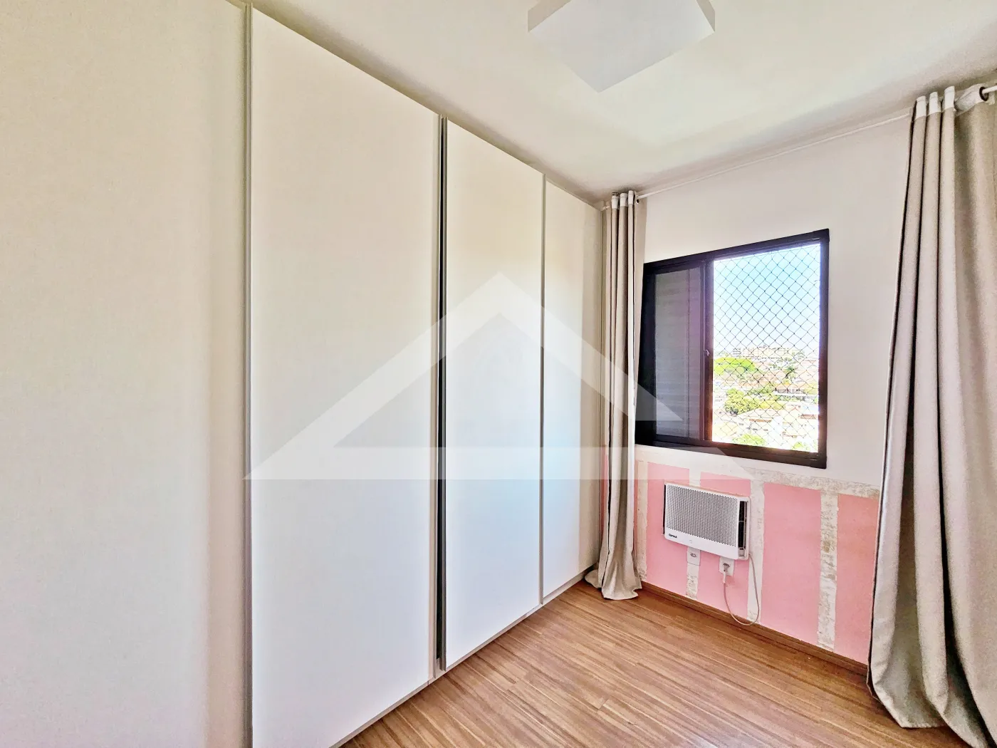 Alugar Apartamento / Padr&atilde;o em Ribeir&atilde;o Preto R$ 1.400,00 - Foto 13