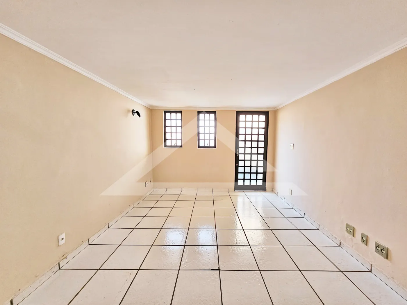 Alugar Casa / T&eacute;rrea Padr&atilde;o em Ribeir&atilde;o Preto R$ 2.700,00 - Foto 2