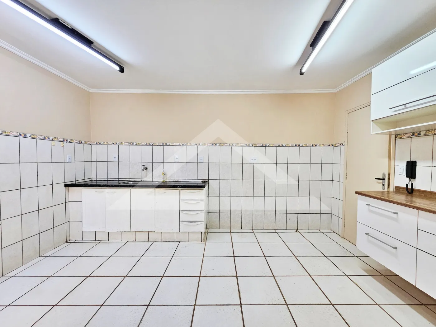 Alugar Casa / T&eacute;rrea Padr&atilde;o em Ribeir&atilde;o Preto R$ 2.700,00 - Foto 4