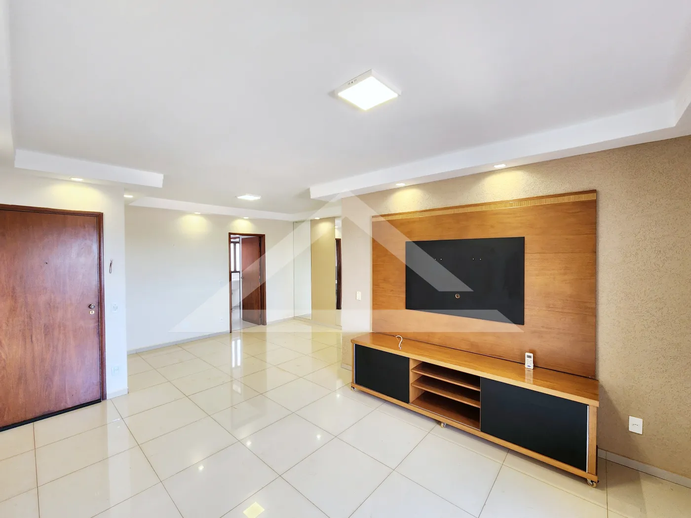 Alugar Apartamento / Padr&atilde;o em Ribeir&atilde;o Preto R$ 2.900,00 - Foto 2