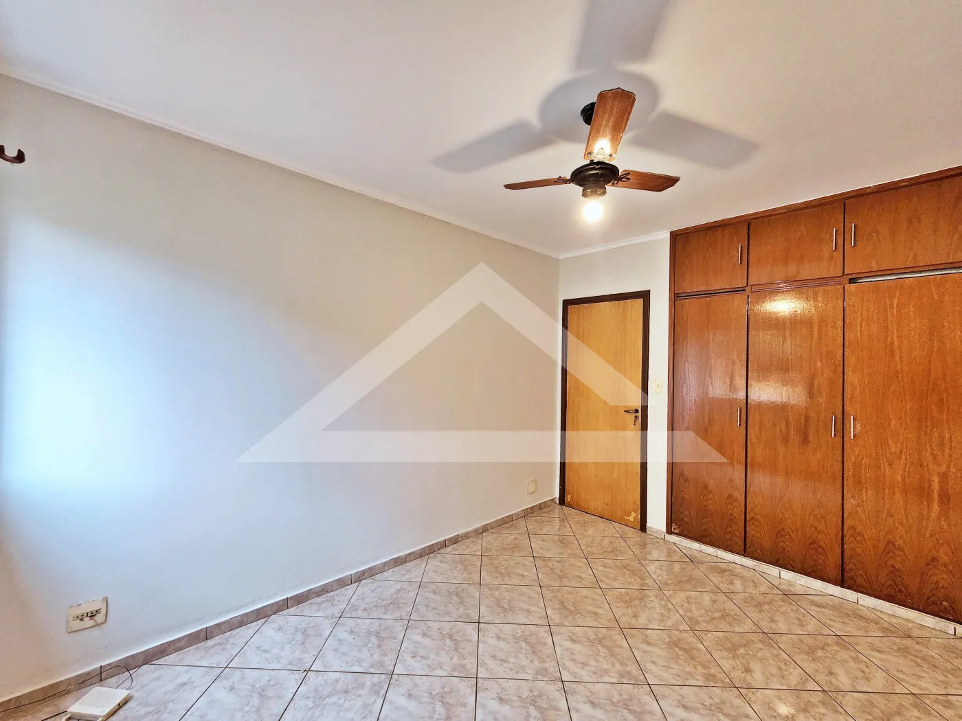 Alugar Apartamento / Padr&atilde;o em Ribeir&atilde;o Preto R$ 1.200,00 - Foto 11