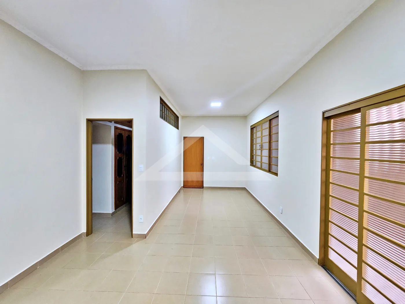 Alugar Casa / T&eacute;rrea Padr&atilde;o em Ribeir&atilde;o Preto R$ 5.500,00 - Foto 2