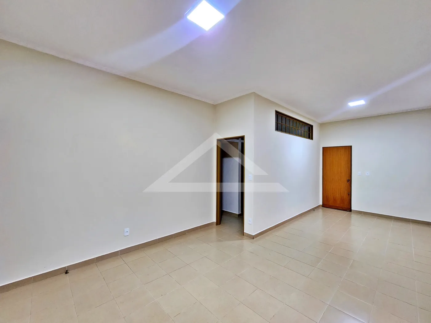 Alugar Casa / T&eacute;rrea Padr&atilde;o em Ribeir&atilde;o Preto R$ 5.500,00 - Foto 3