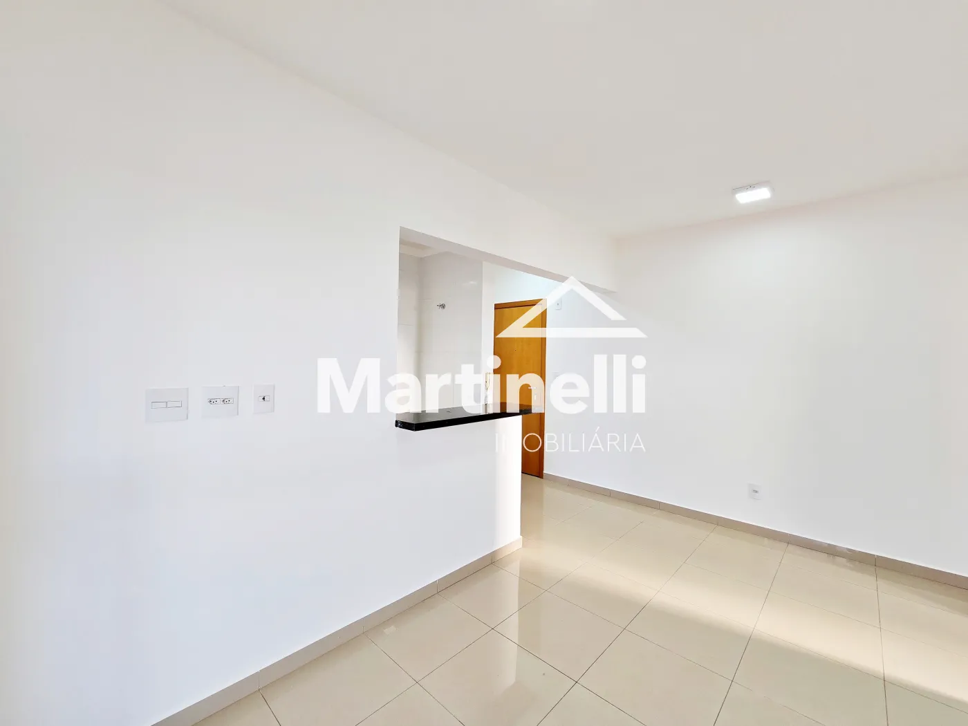 Alugar Apartamento / Padr&atilde;o em Ribeir&atilde;o Preto R$ 1.900,00 - Foto 2