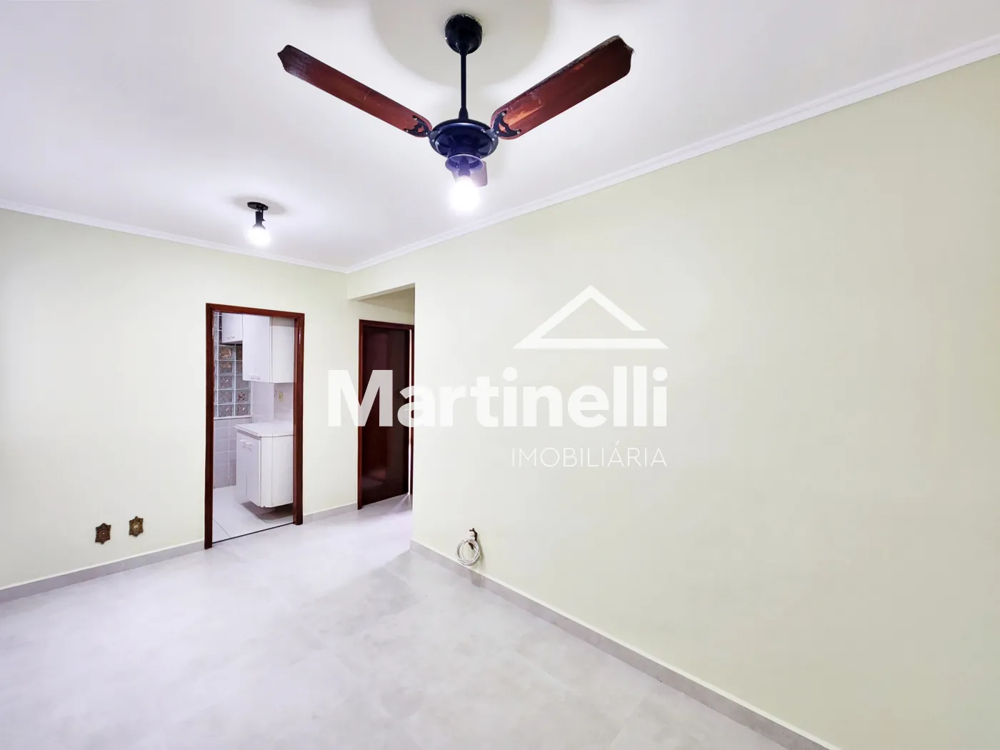 Alugar Apartamento / Padr&atilde;o em Ribeir&atilde;o Preto R$ 900,00 - Foto 1