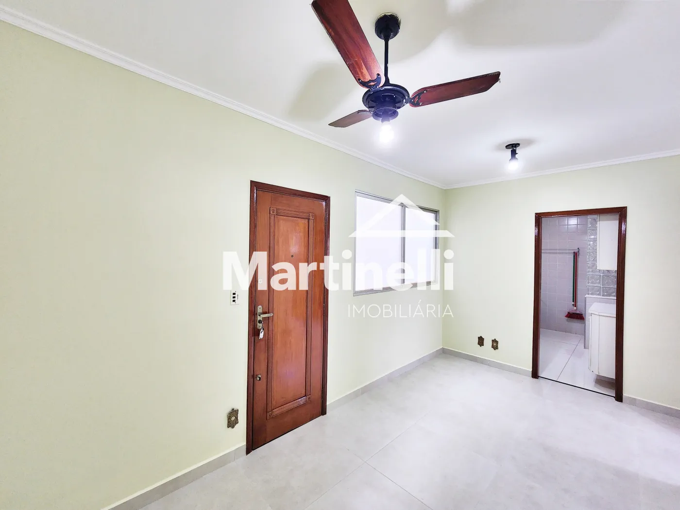 Alugar Apartamento / Padr&atilde;o em Ribeir&atilde;o Preto R$ 900,00 - Foto 2