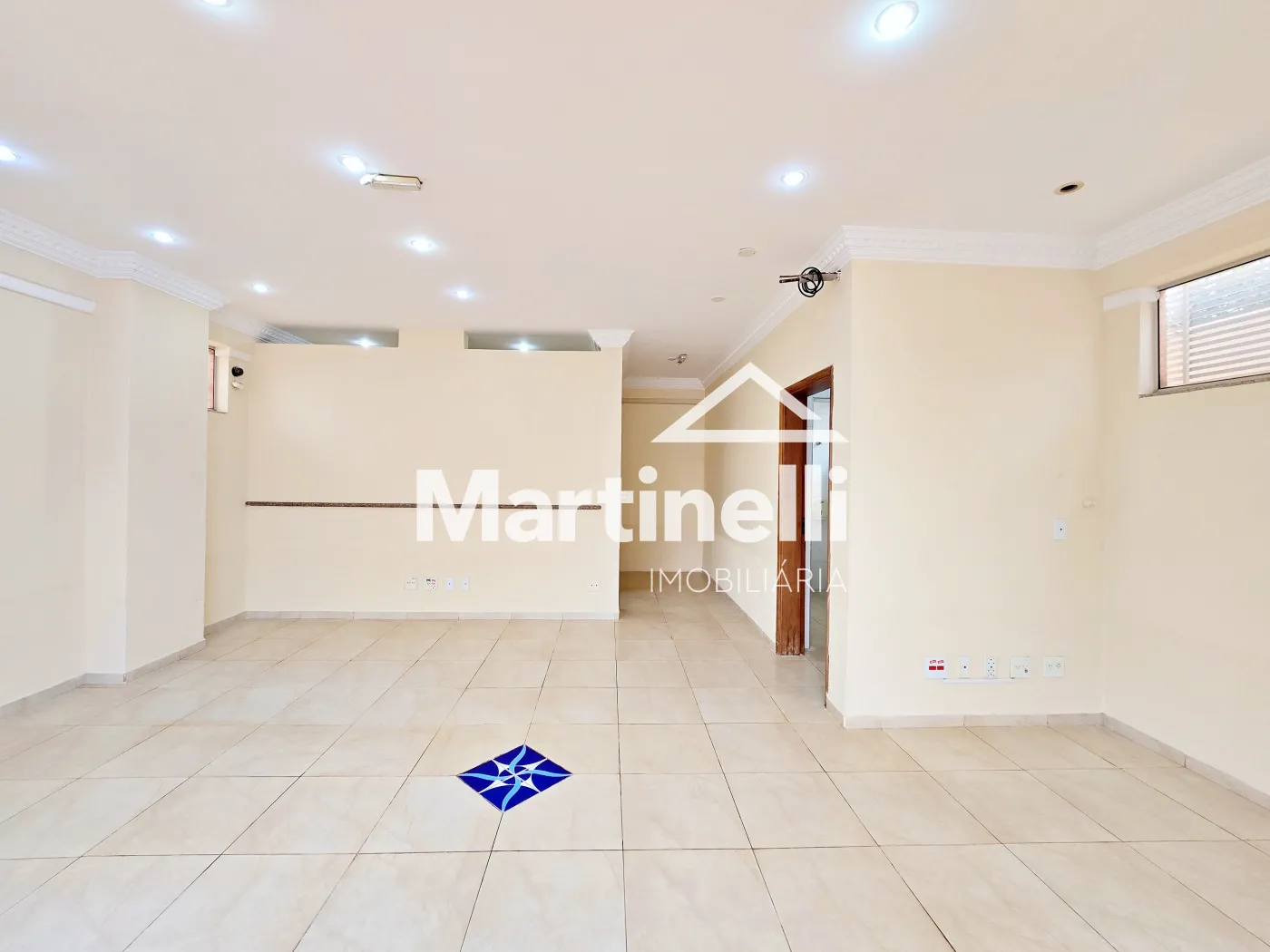 Alugar Comercial / Im&oacute;vel em Ribeir&atilde;o Preto R$ 4.000,00 - Foto 2