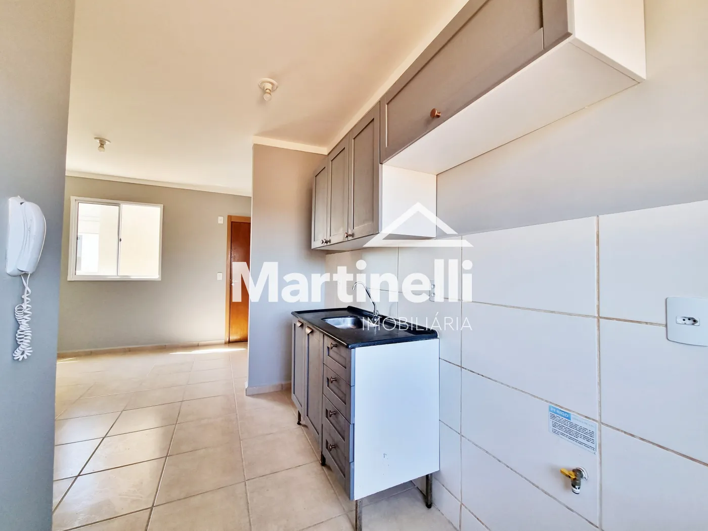 Alugar Apartamento / Padr&atilde;o em Ribeir&atilde;o Preto R$ 900,00 - Foto 4