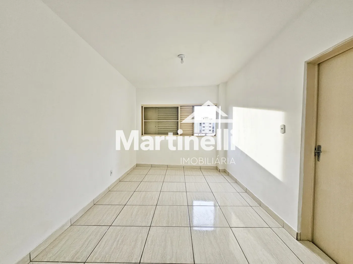 Alugar Apartamento / KitnetFlat em Ribeir&atilde;o Preto R$ 600,00 - Foto 1