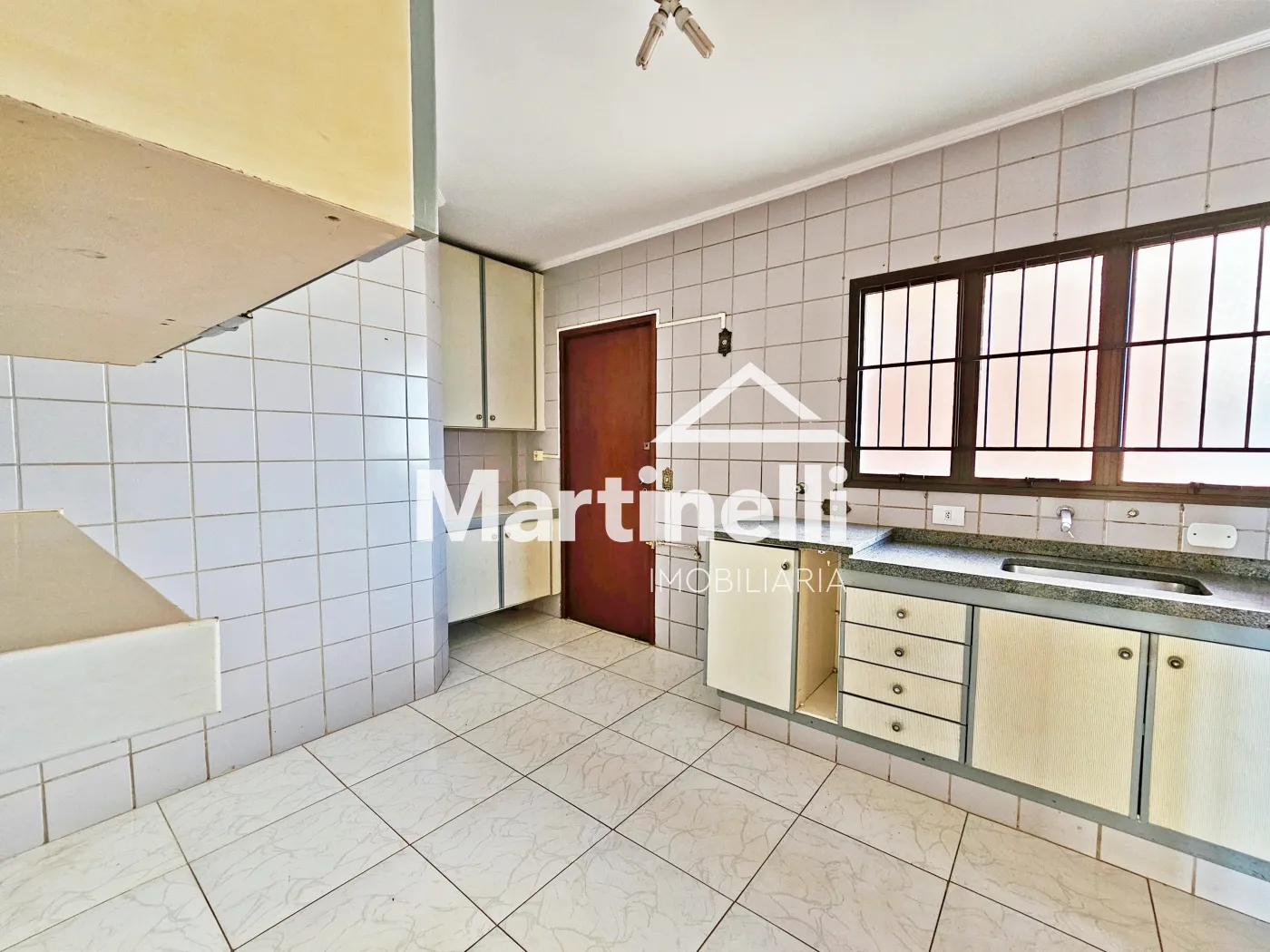 Alugar Apartamento / Padr&atilde;o em Ribeir&atilde;o Preto R$ 1.800,00 - Foto 4