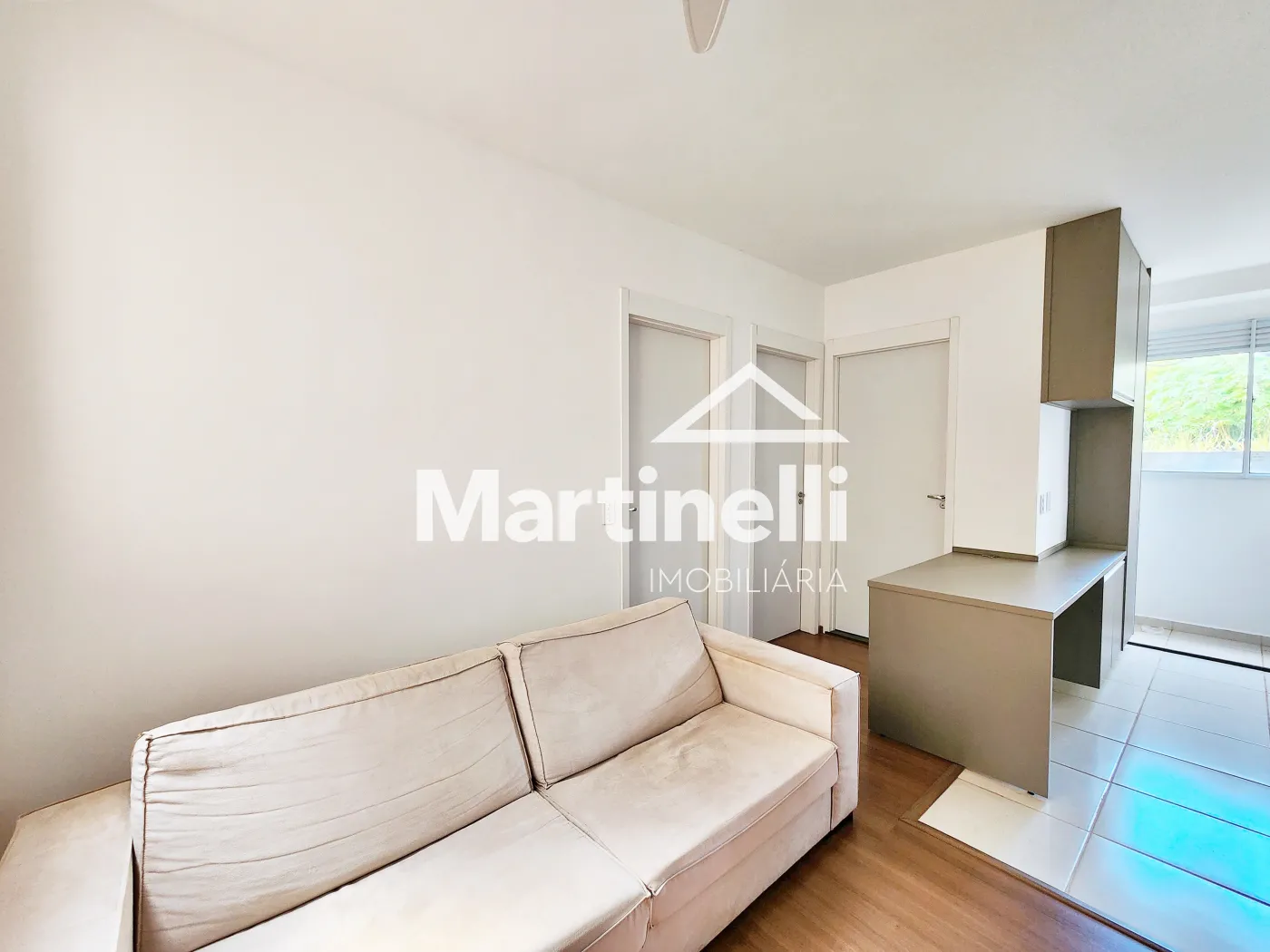 Alugar Apartamento / Padr&atilde;o em Ribeir&atilde;o Preto R$ 1.200,00 - Foto 1