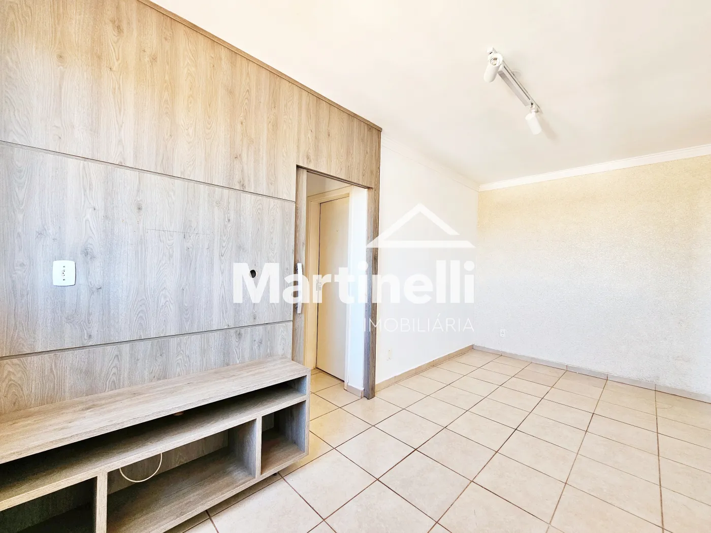 Alugar Apartamento / Padr&atilde;o em Ribeir&atilde;o Preto R$ 1.000,00 - Foto 4