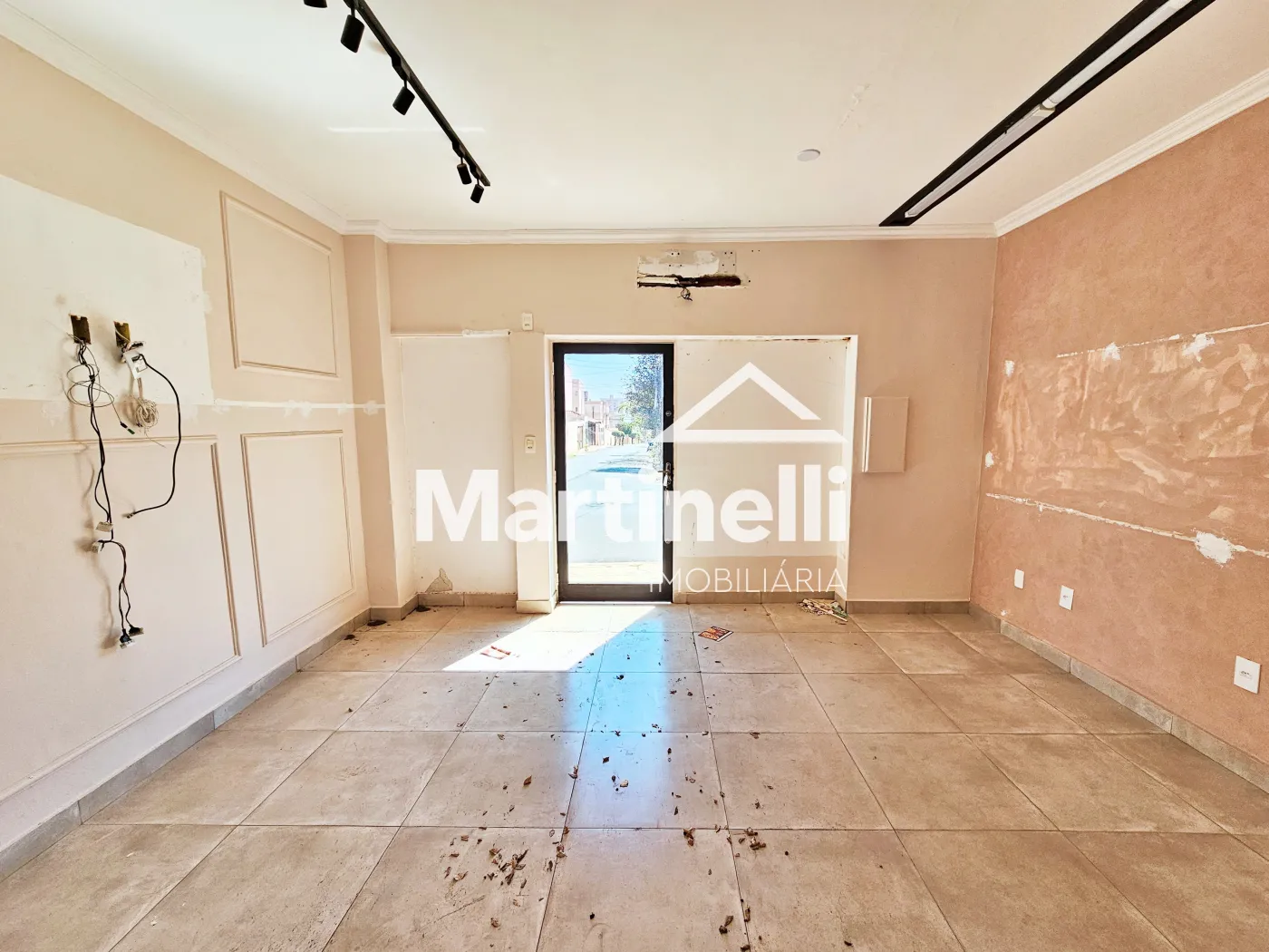 Alugar Comercial / Im&oacute;vel em Ribeir&atilde;o Preto R$ 1.800,00 - Foto 3