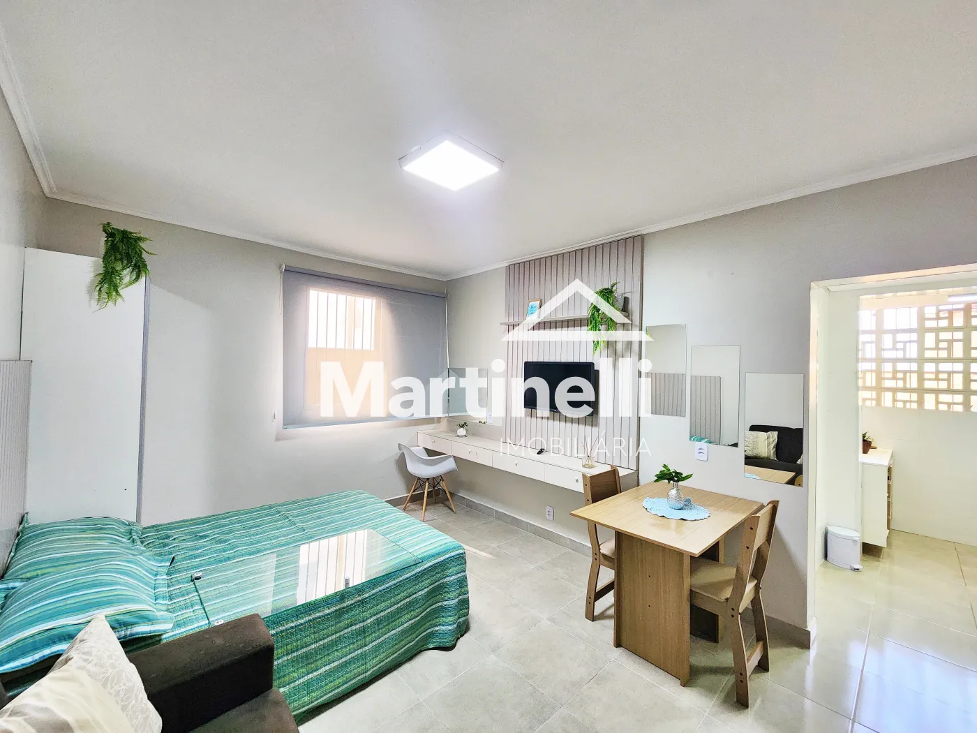 Alugar Apartamento / Padr&atilde;o em Ribeir&atilde;o Preto R$ 1.650,00 - Foto 1