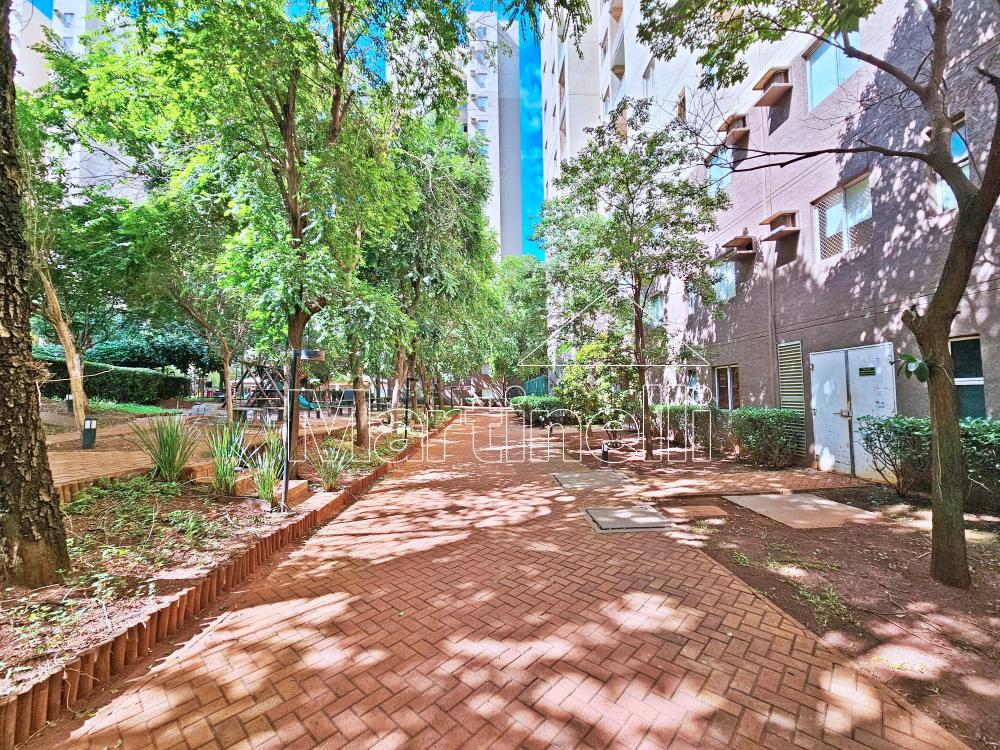 Alugar Apartamento / Padr&atilde;o em Ribeir&atilde;o Preto R$ 1.700,00 - Foto 17