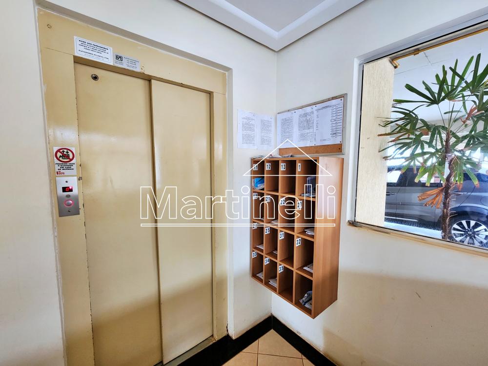 Alugar Apartamento / Padr&atilde;o em Ribeir&atilde;o Preto R$ 900,00 - Foto 12