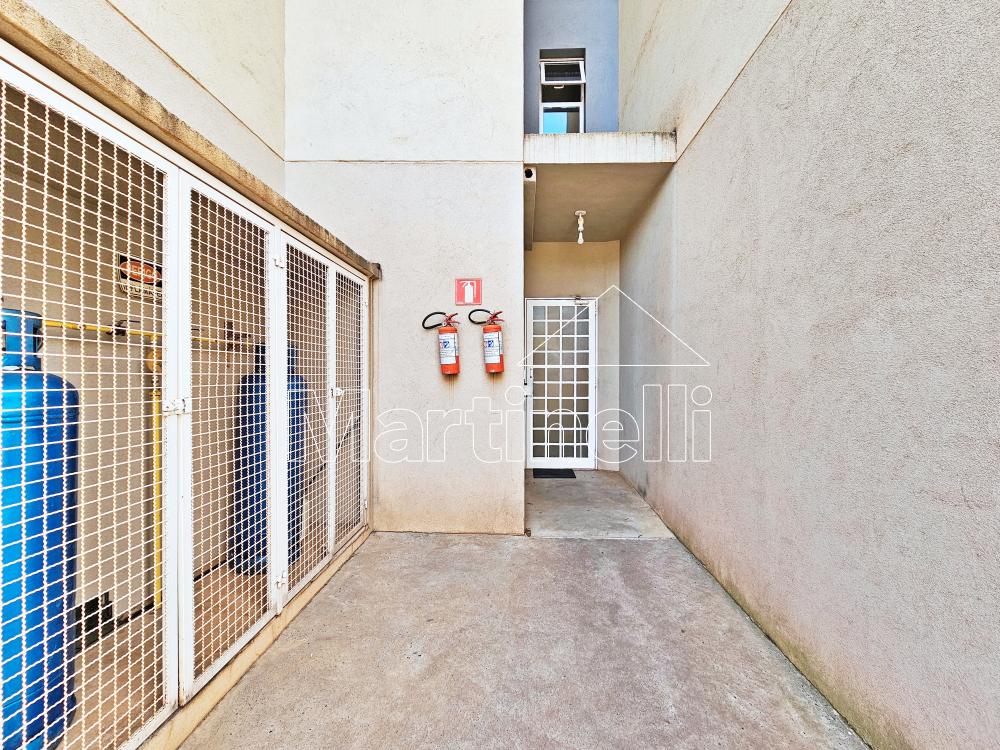 Alugar Apartamento / Padr&atilde;o em Ribeir&atilde;o Preto R$ 1.100,00 - Foto 16