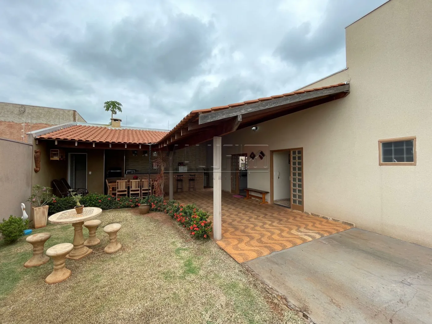 Comprar Casas / Padr&atilde;o em Ol&iacute;mpia R$ 590.000,00 - Foto 2