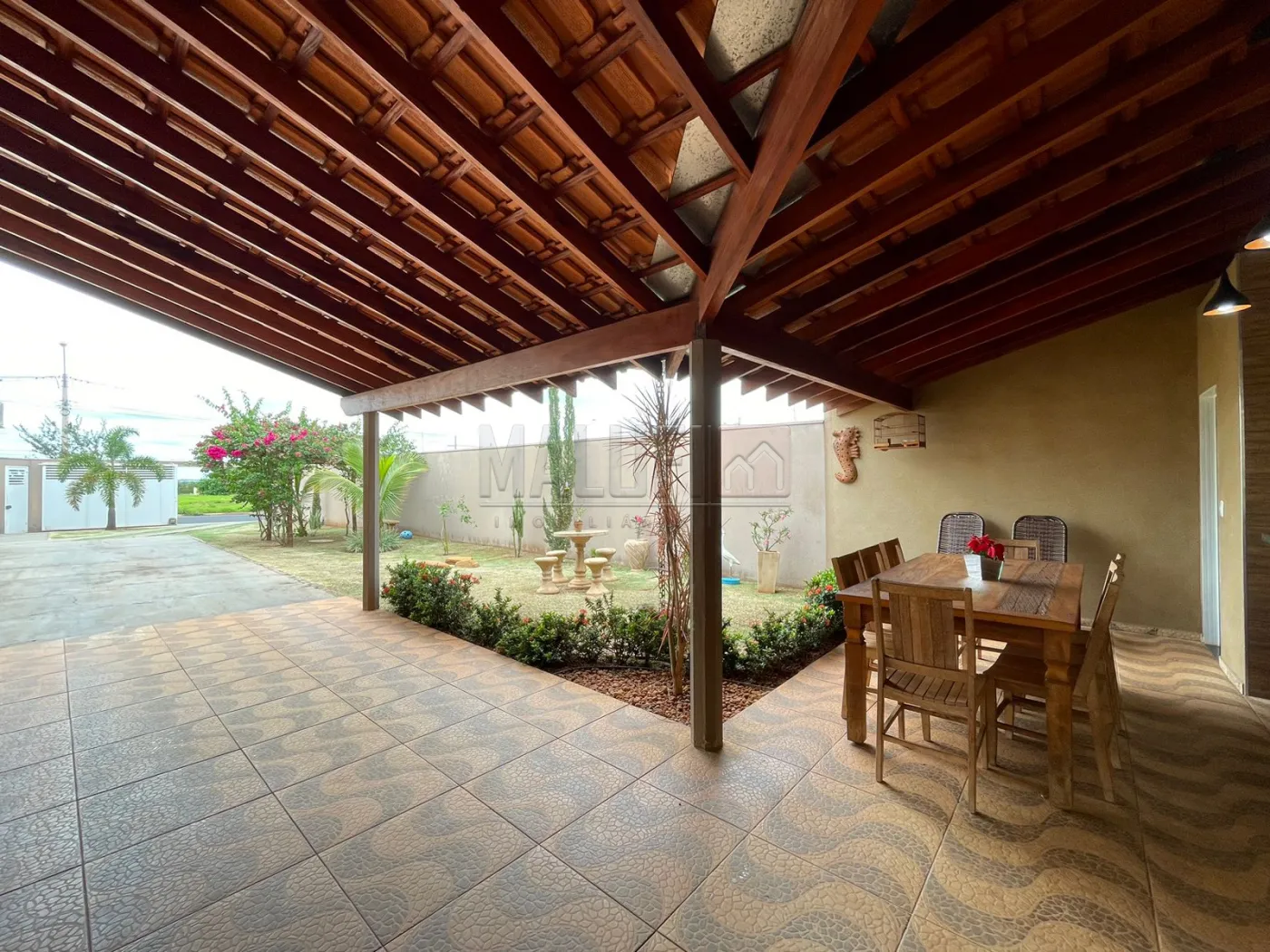 Comprar Casas / Padr&atilde;o em Ol&iacute;mpia R$ 590.000,00 - Foto 3