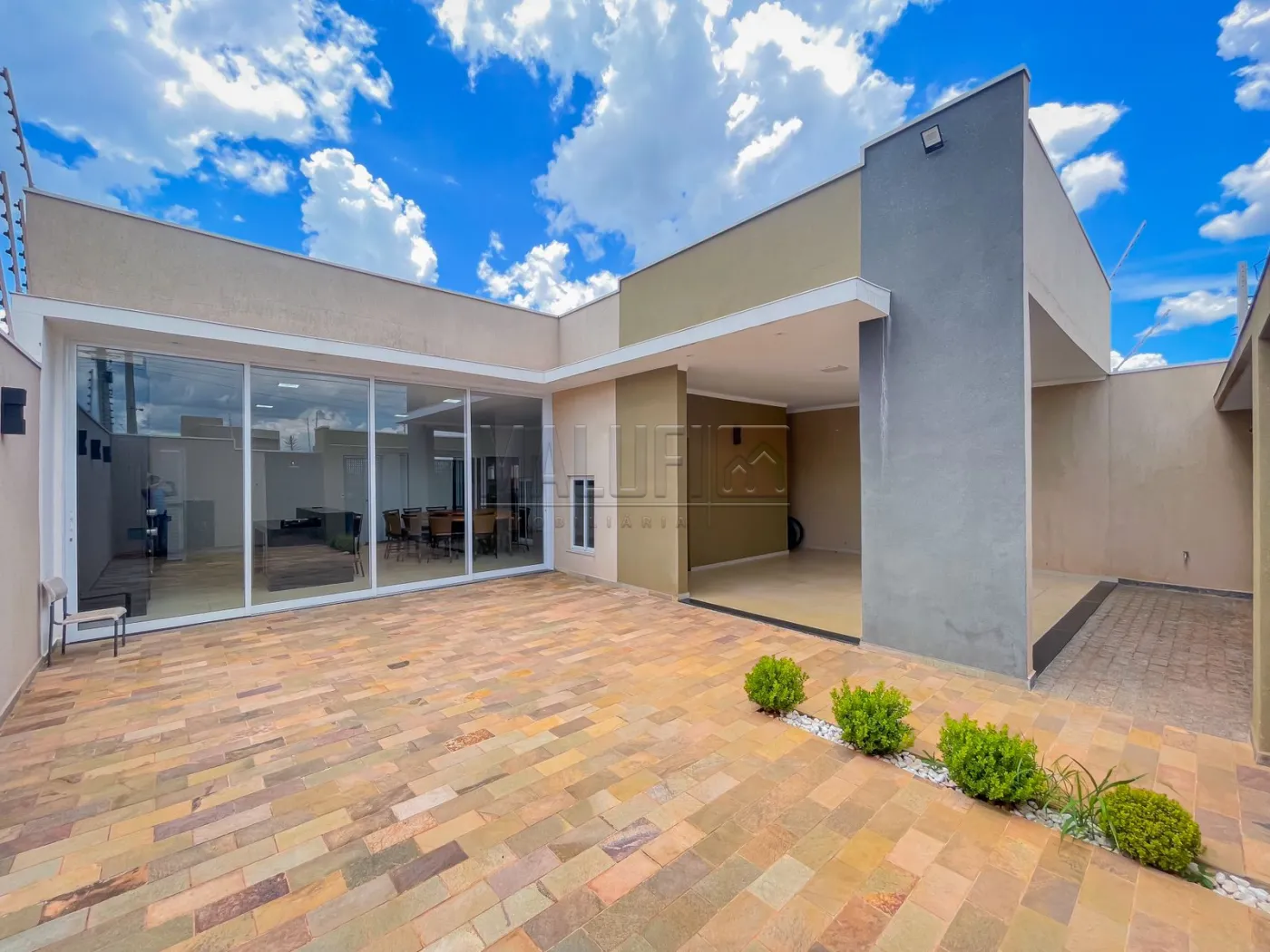 Comprar Casas / Padr&atilde;o em Ol&iacute;mpia R$ 880.000,00 - Foto 1