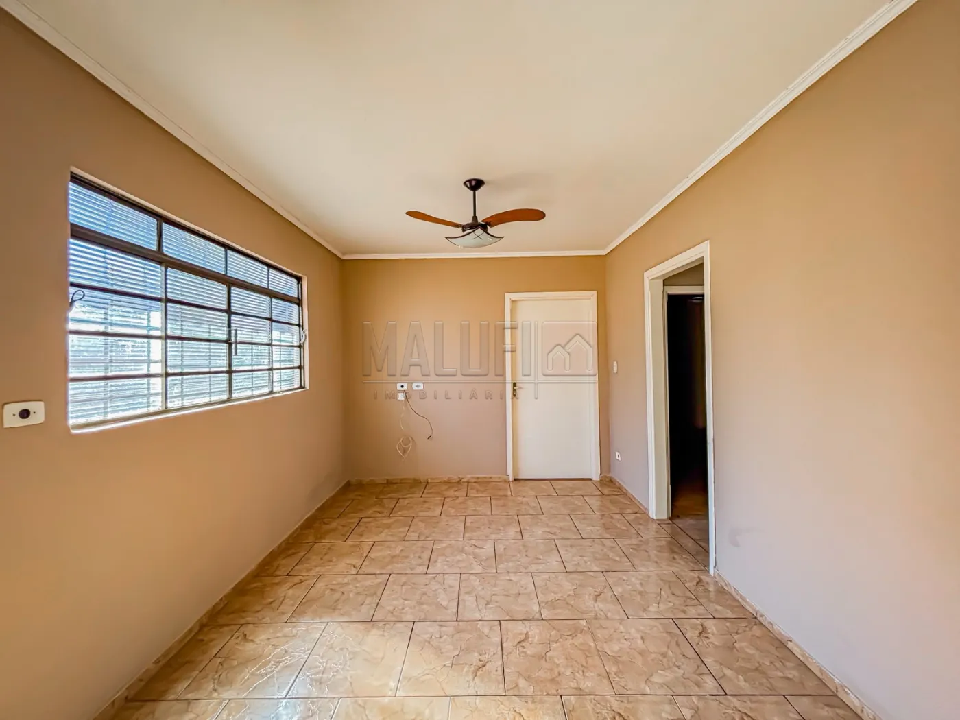 Alugar Casas / Padr&atilde;o em Ol&iacute;mpia R$ 2.000,00 - Foto 4