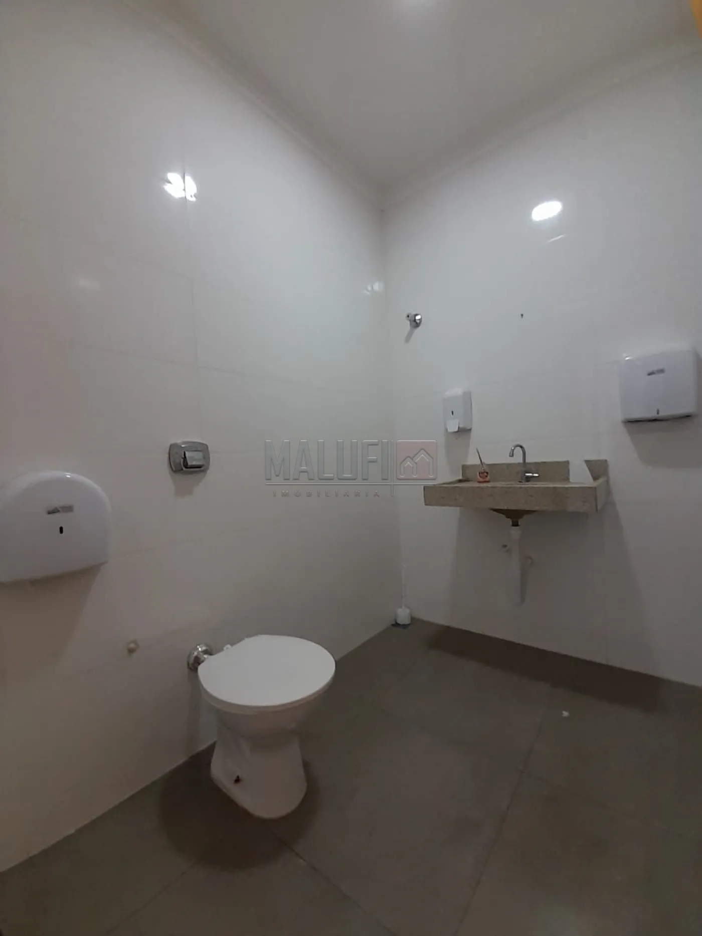 Alugar Comerciais / Barrac&atilde;o em Ol&iacute;mpia R$ 3.500,00 - Foto 4