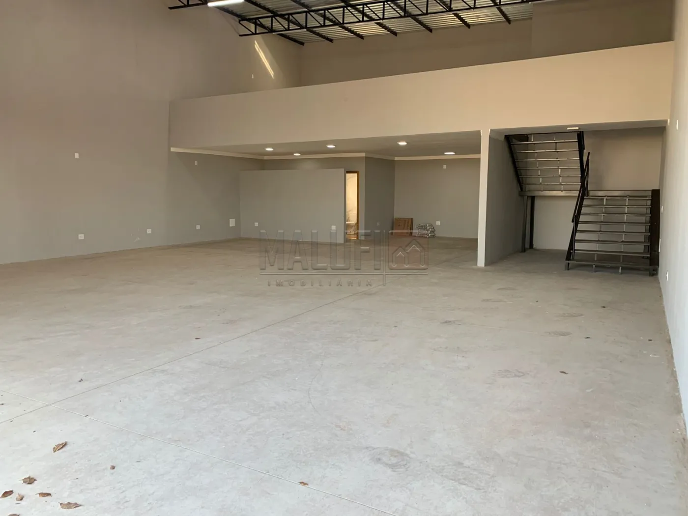 Alugar Comerciais / Barrac&atilde;o em Ol&iacute;mpia R$ 7.000,00 - Foto 1