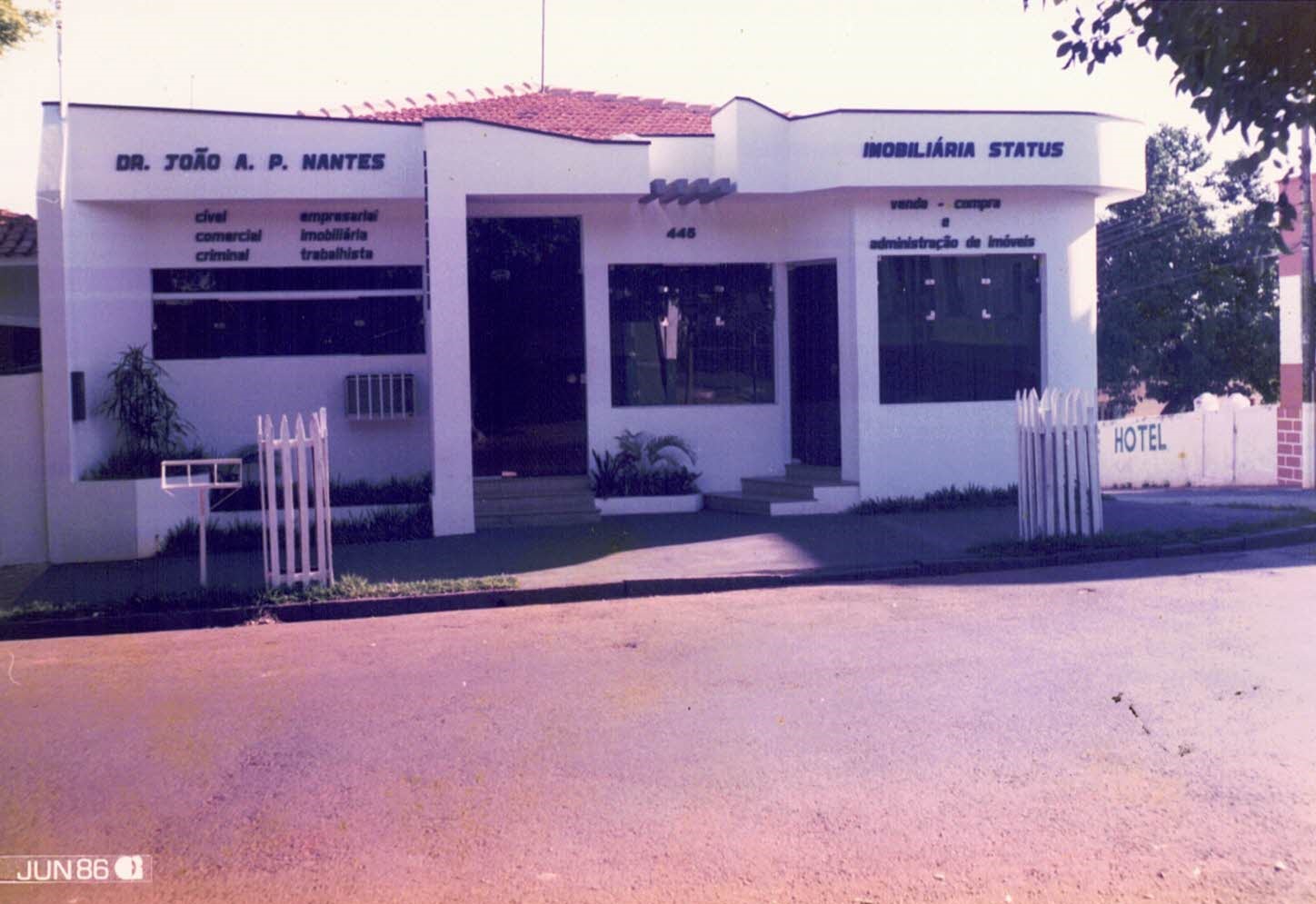Antiga Sede da Imobili�ria Status (1986)