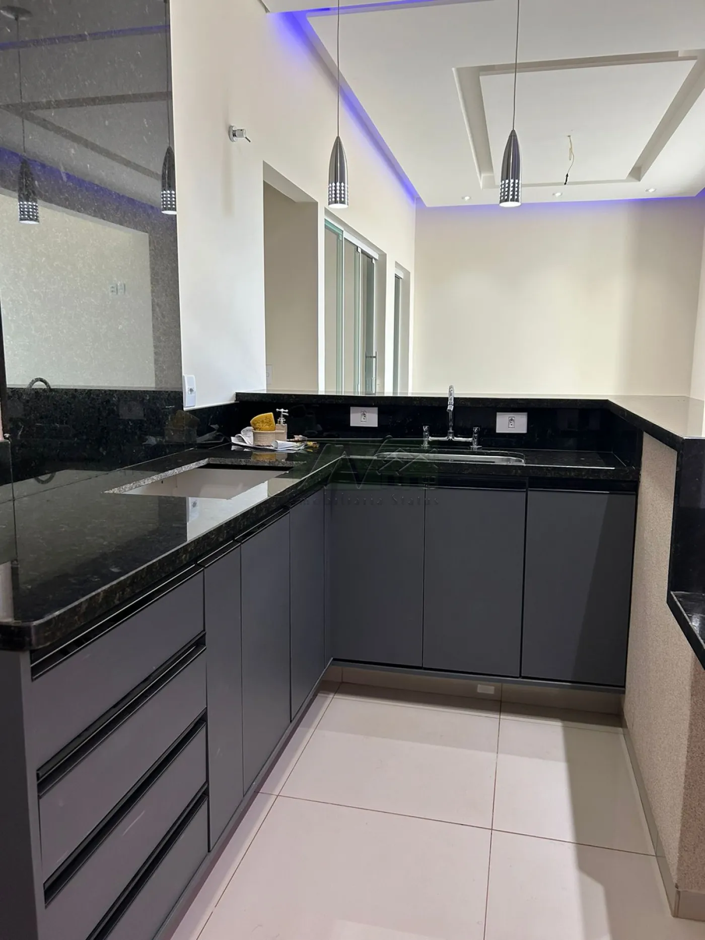 Alugar Residenciais / Casas em Santa Cruz do Rio Pardo R$ 2.700,00 - Foto 10