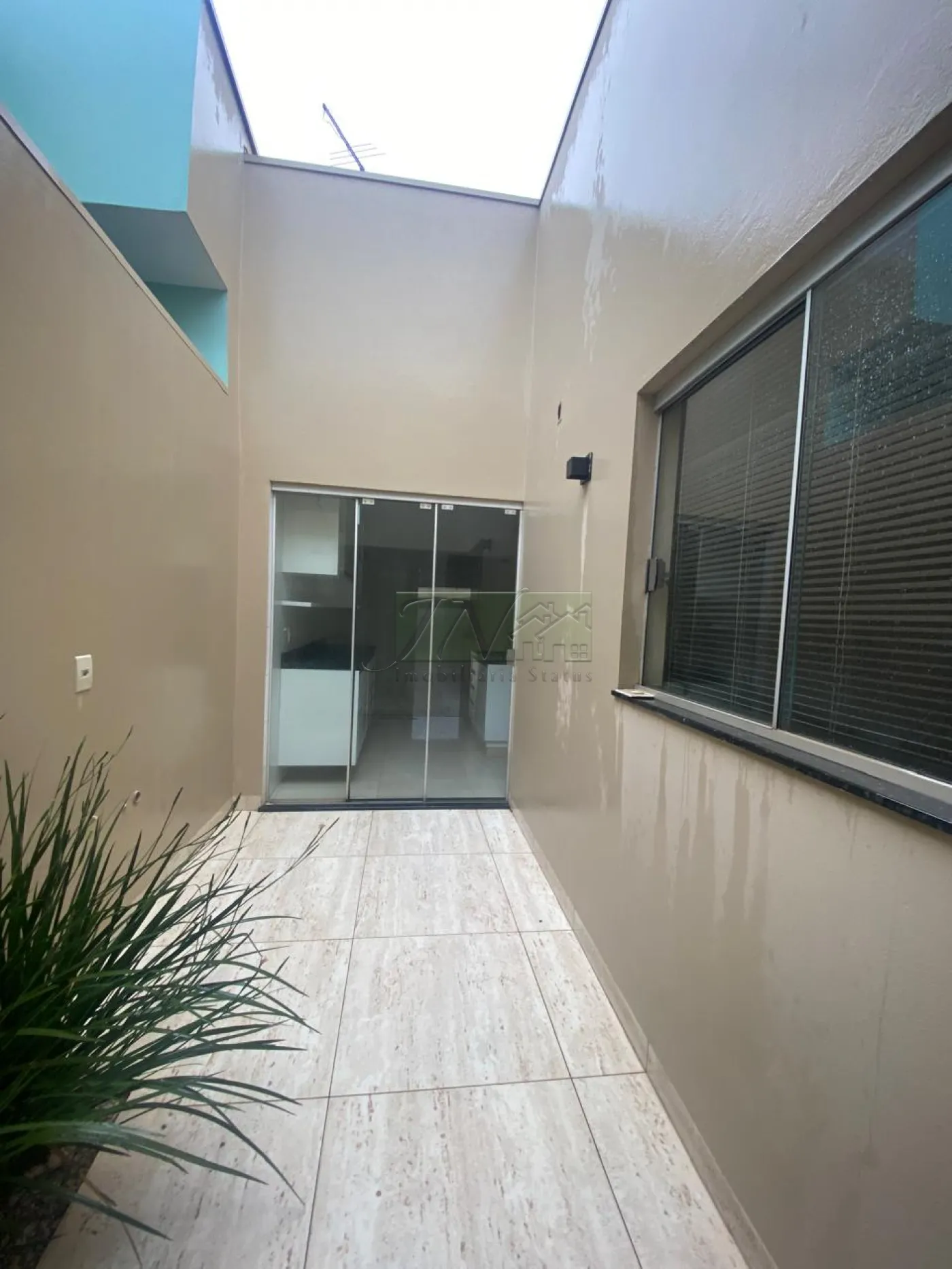 Alugar Residenciais / Casas em Santa Cruz do Rio Pardo R$ 2.000,00 - Foto 3
