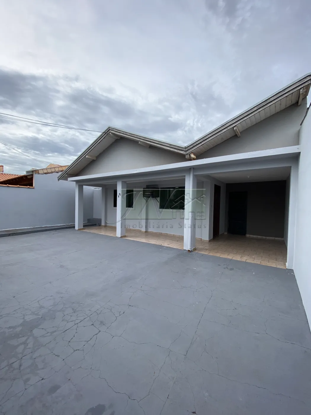 Alugar Residenciais / Casas em Santa Cruz do Rio Pardo R$ 1.200,00 - Foto 2