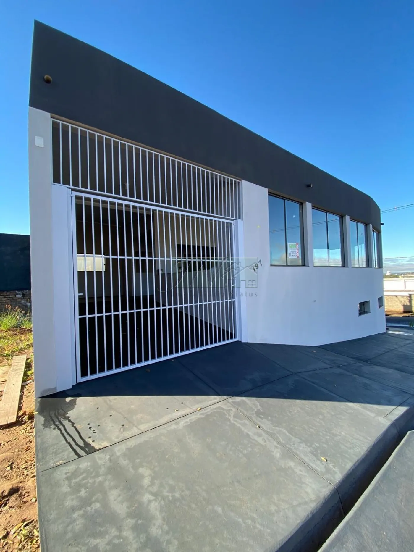 Alugar Comerciais / Ponto Comercial em Santa Cruz do Rio Pardo R$ 2.200,00 - Foto 1