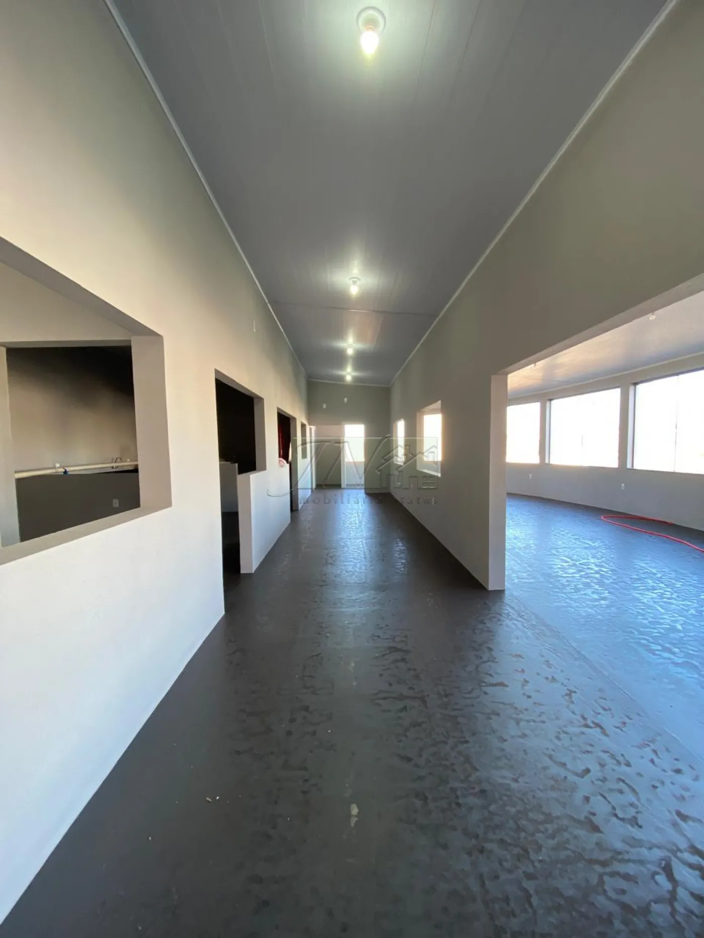 Alugar Comerciais / Ponto Comercial em Santa Cruz do Rio Pardo R$ 2.200,00 - Foto 4