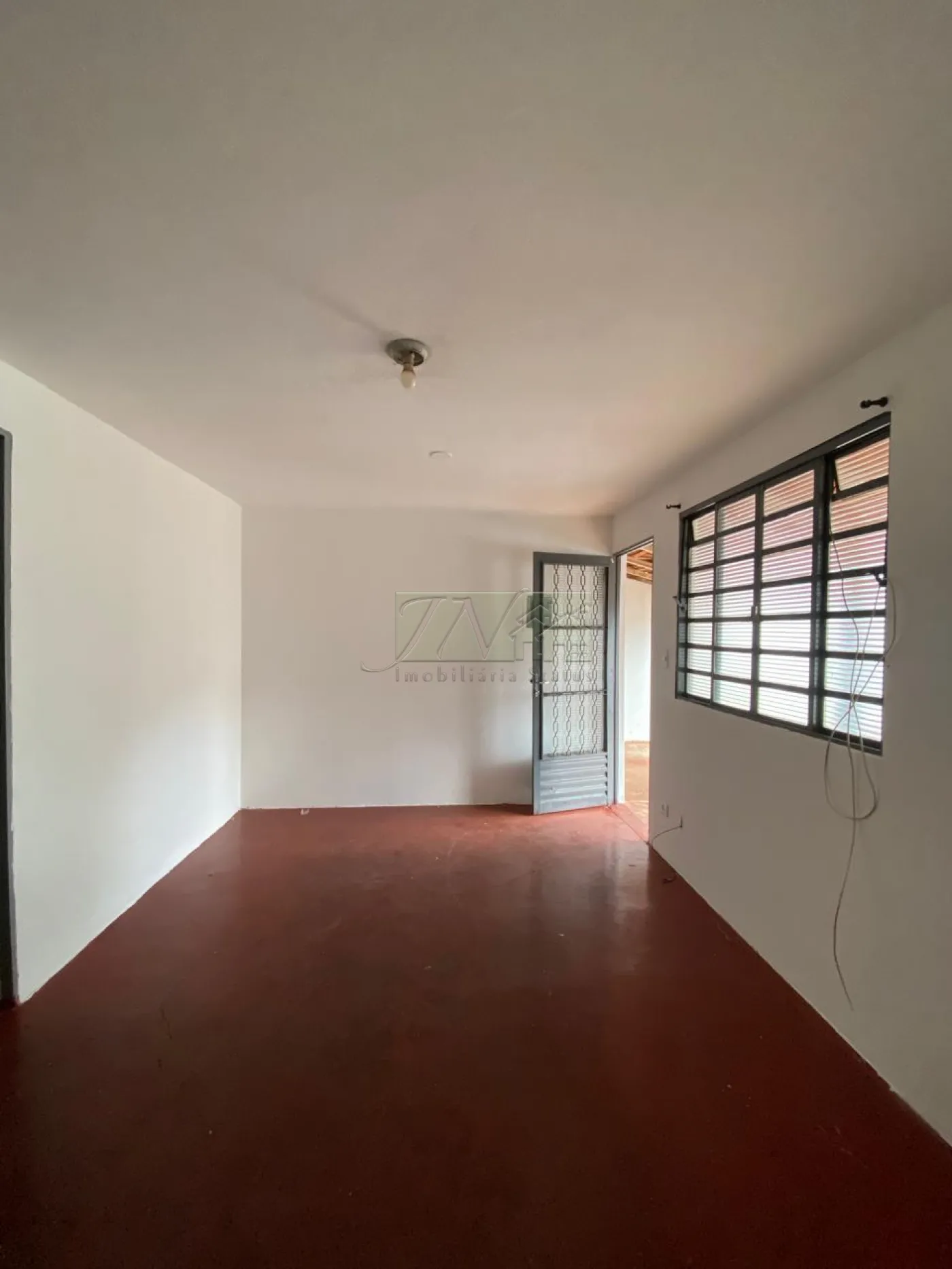 Alugar Residenciais / Casas em Santa Cruz do Rio Pardo R$ 1.000,00 - Foto 4