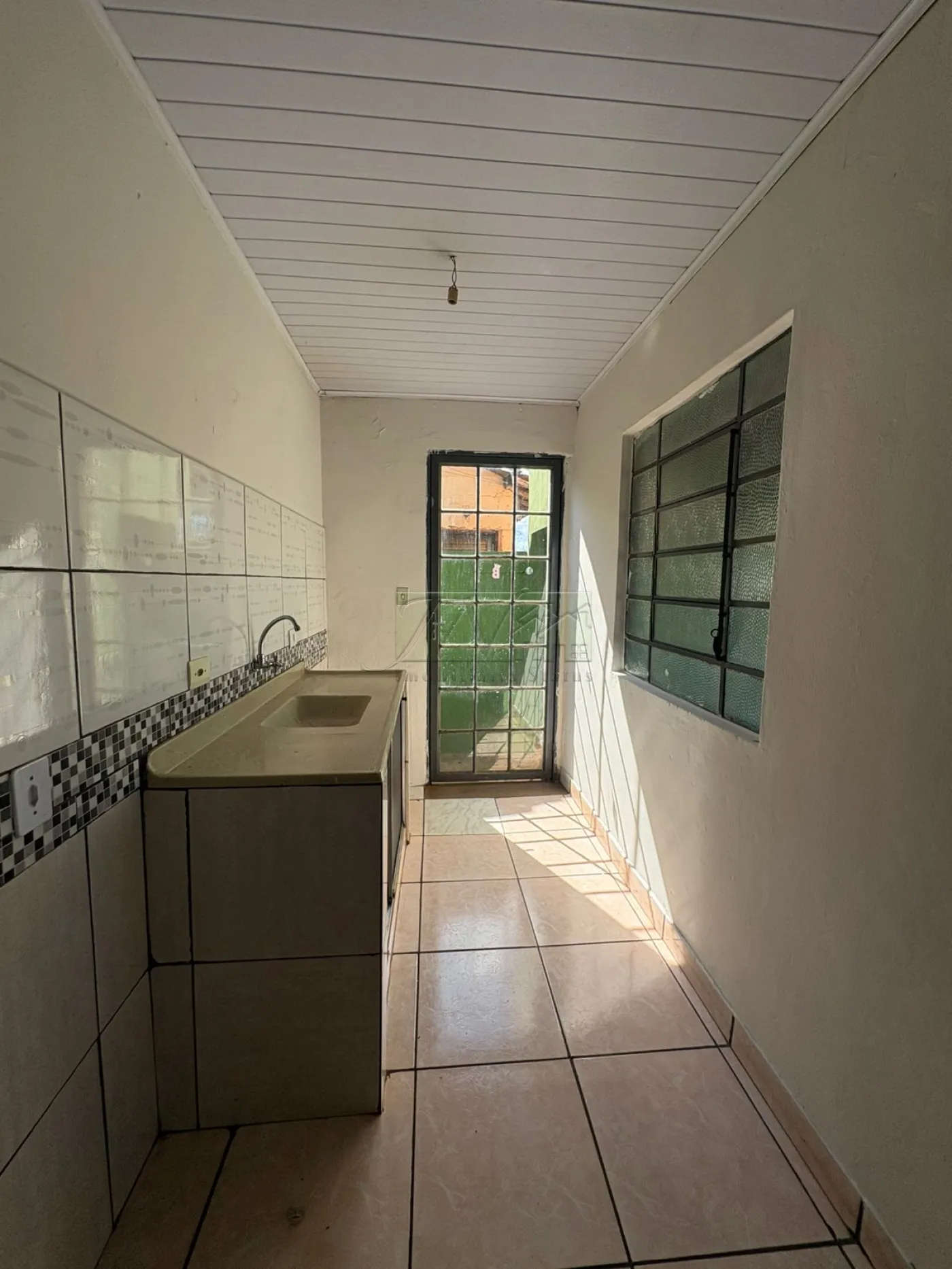 Alugar Residenciais / Casas em Santa Cruz do Rio Pardo R$ 900,00 - Foto 5