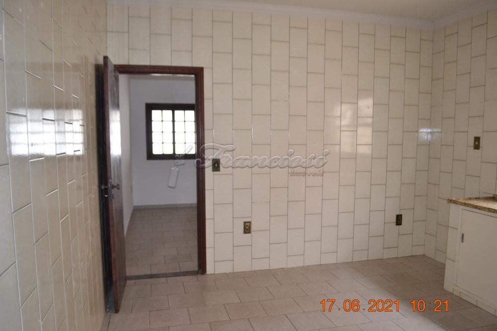 Alugar Casa / Padr&atilde;o em Itapetininga R$ 1.200,00 - Foto 4