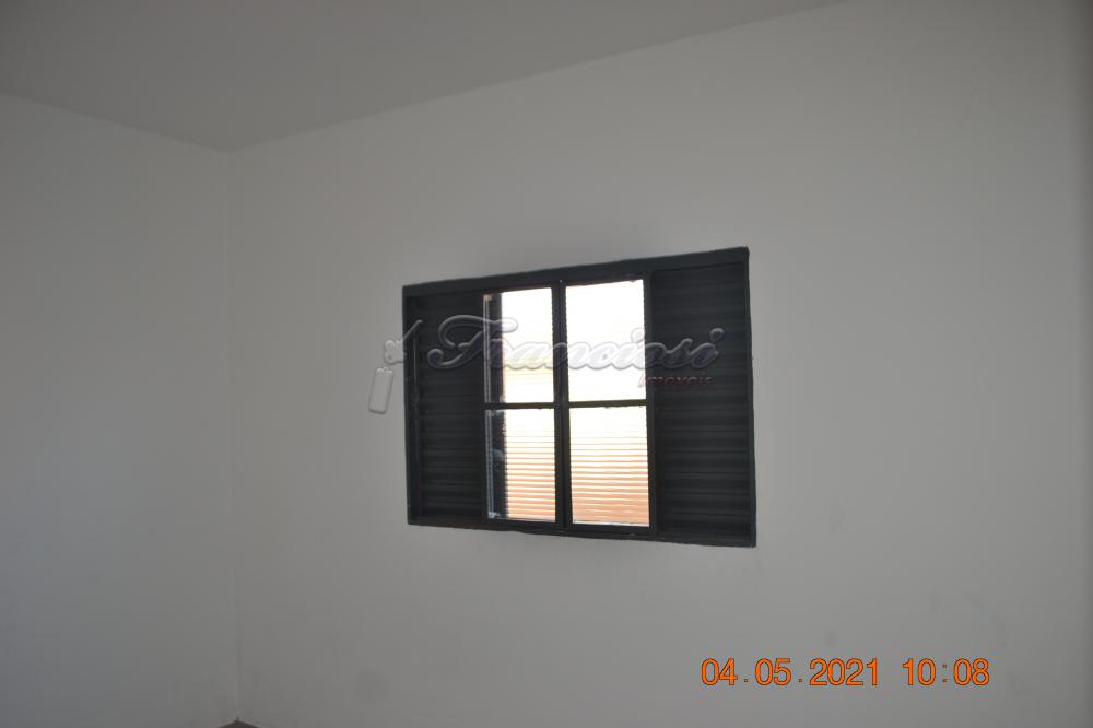 Alugar Casa / Padr&atilde;o em Itapetininga R$ 1.400,00 - Foto 4