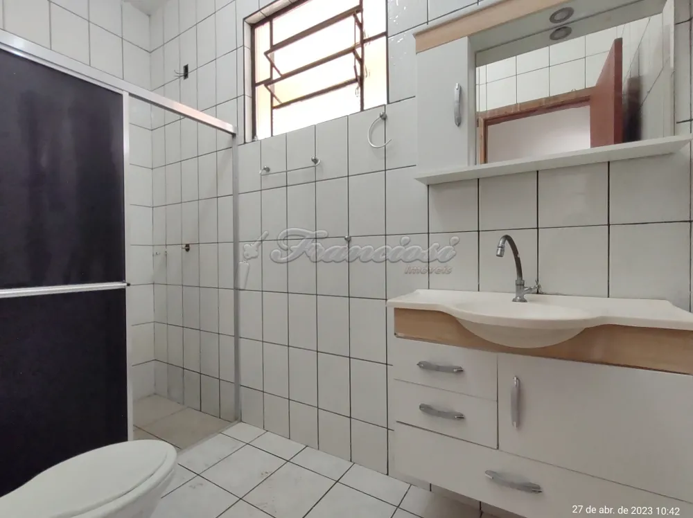 Alugar Casa / Padr&atilde;o em Itapetininga R$ 1.000,00 - Foto 4