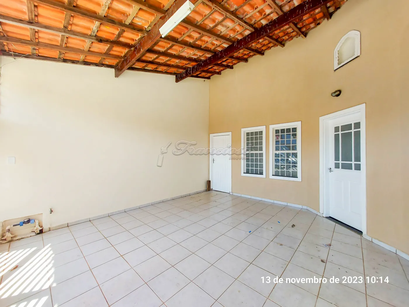 Alugar Casa / Padr&atilde;o em Itapetininga R$ 1.600,00 - Foto 2