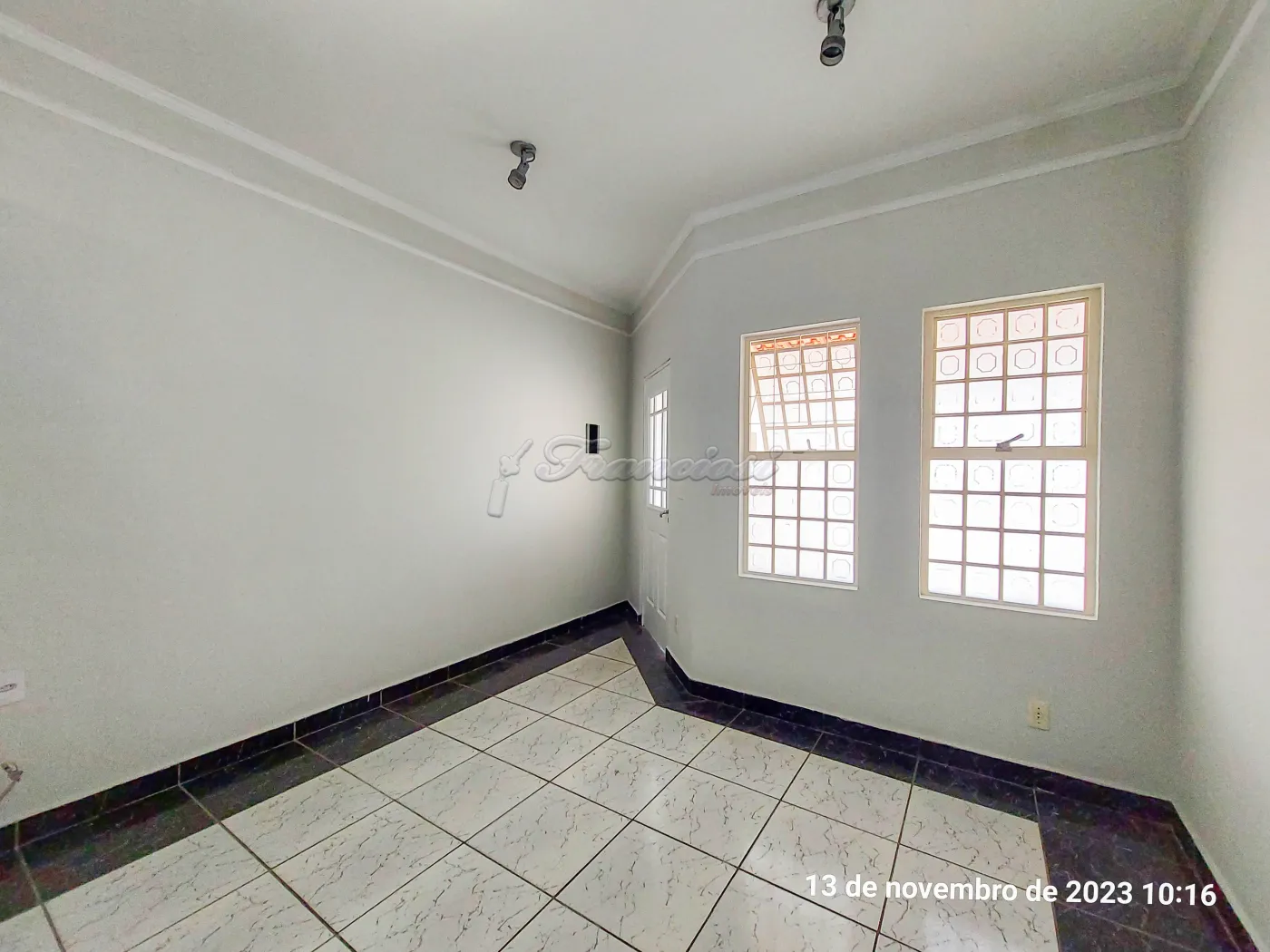 Alugar Casa / Padr&atilde;o em Itapetininga R$ 1.600,00 - Foto 5
