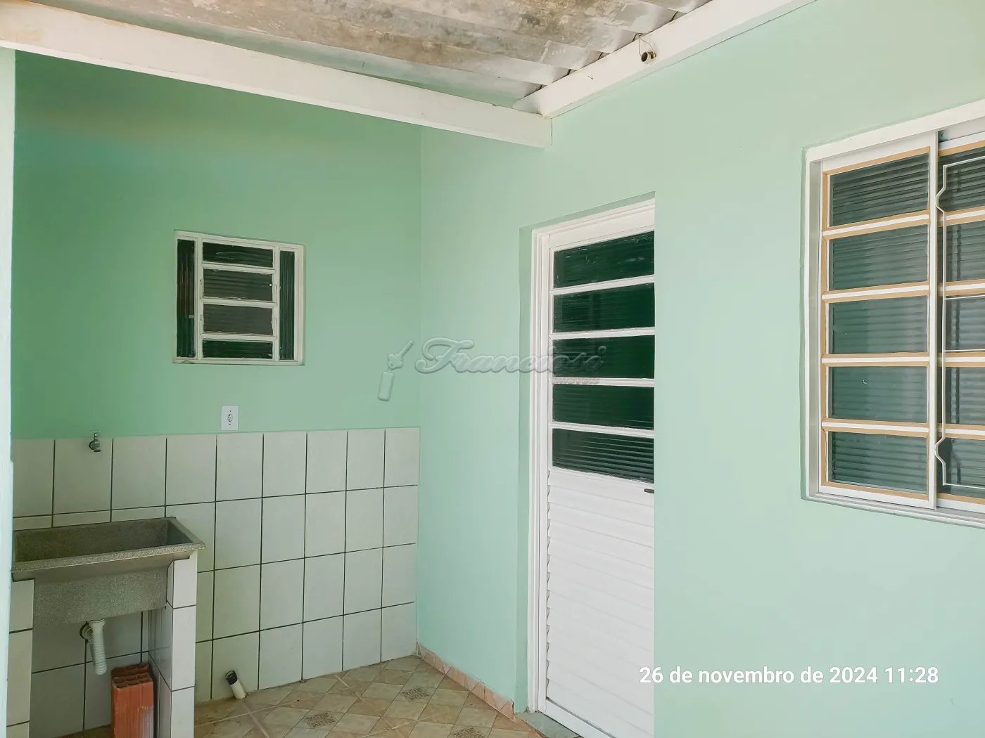 Alugar Casa / Padr&atilde;o em Itapetininga R$ 800,00 - Foto 2