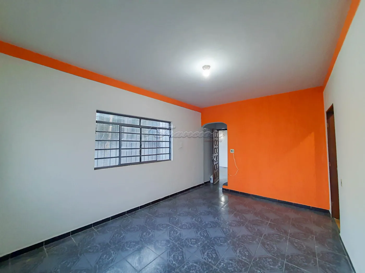 Alugar Casa / Padr&atilde;o em Itapetininga R$ 1.300,00 - Foto 2