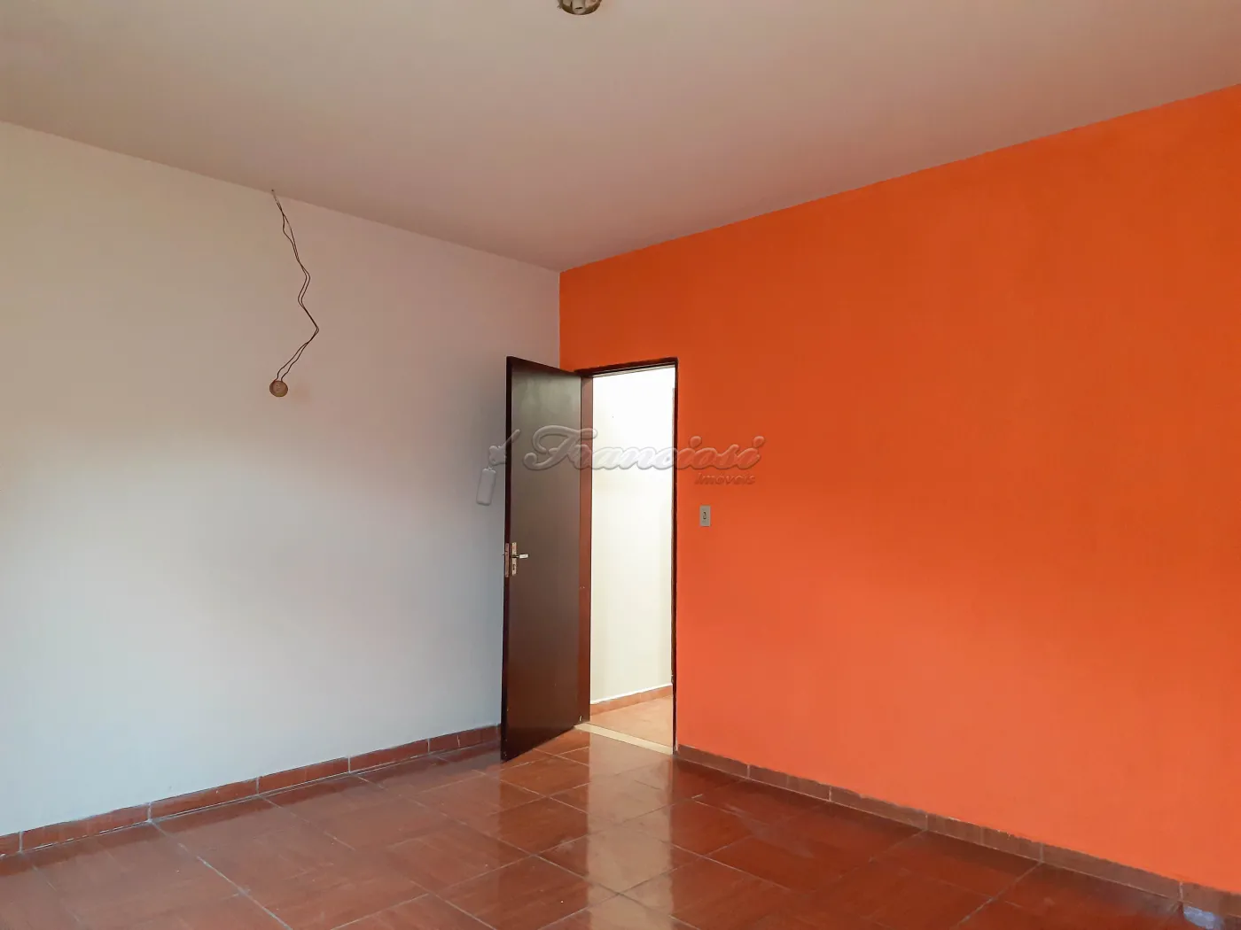 Alugar Casa / Padr&atilde;o em Itapetininga R$ 1.300,00 - Foto 5