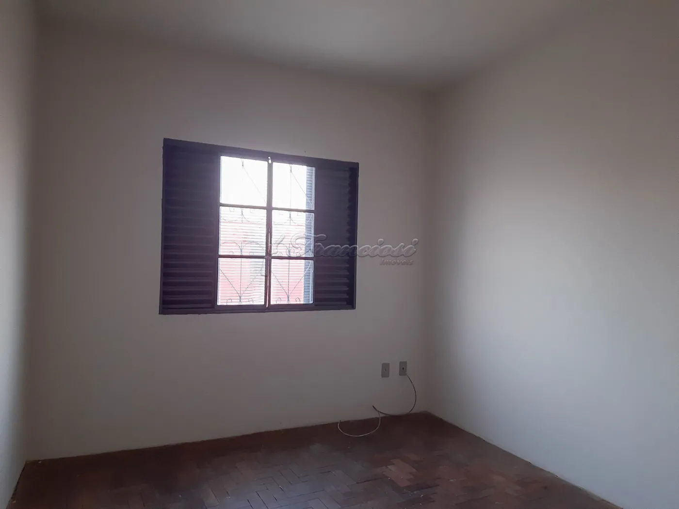 Alugar Casa / Padr&atilde;o em Itapetininga R$ 1.300,00 - Foto 9