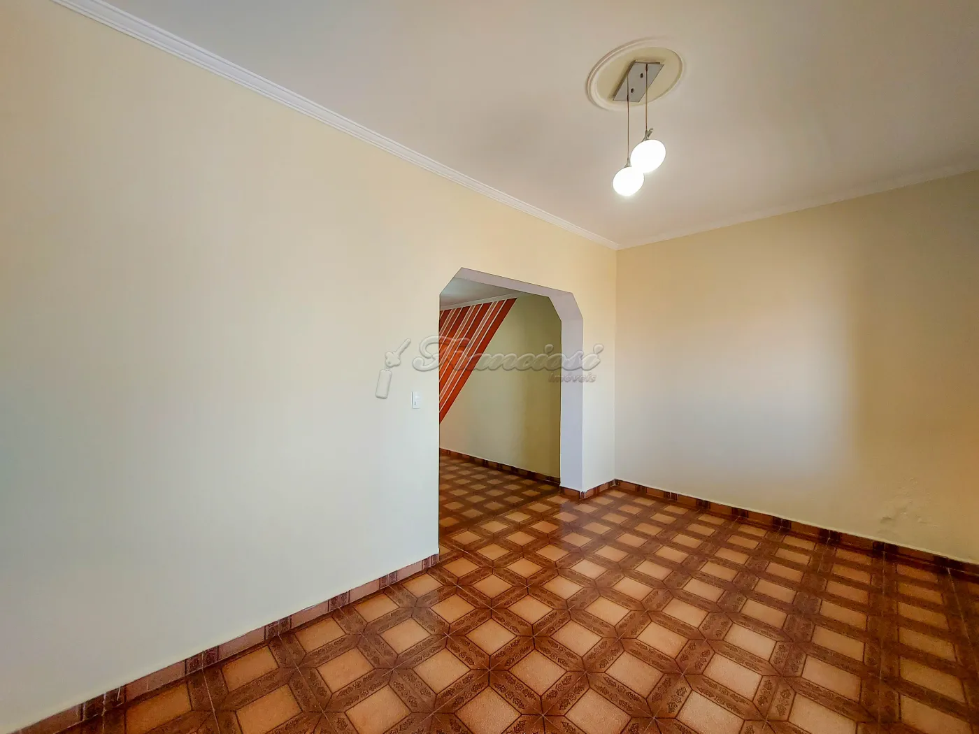 Alugar Casa / Padr&atilde;o em Itapetininga R$ 2.200,00 - Foto 4