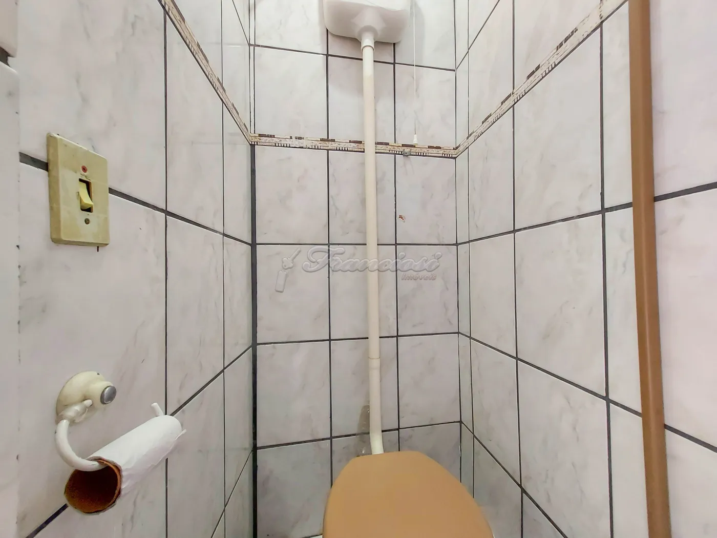 Alugar Comercial / Sal&atilde;o em Itapetininga R$ 650,00 - Foto 4