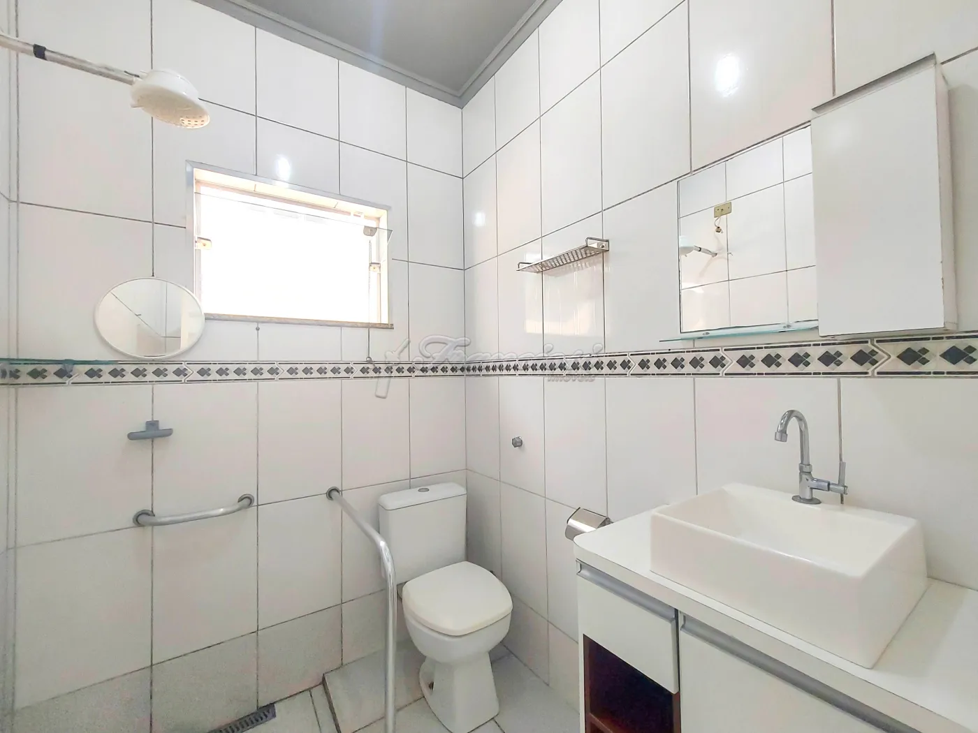Alugar Casa / Padr&atilde;o em Itapetininga R$ 1.700,00 - Foto 2